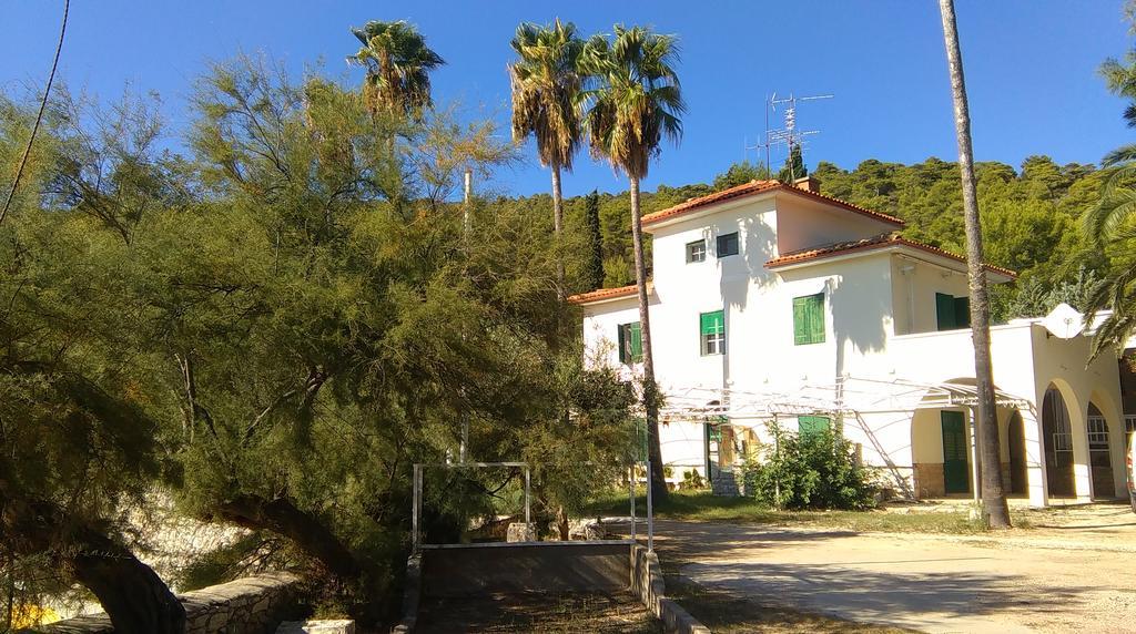 Resort Village T.N. Milna Vis Zewnętrze zdjęcie