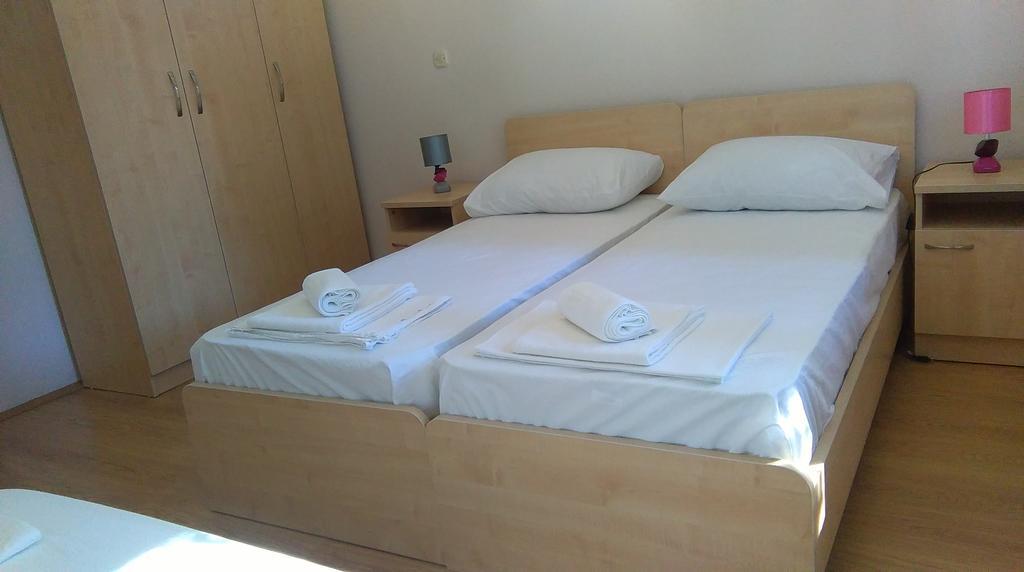 Resort Village T.N. Milna Vis Zewnętrze zdjęcie