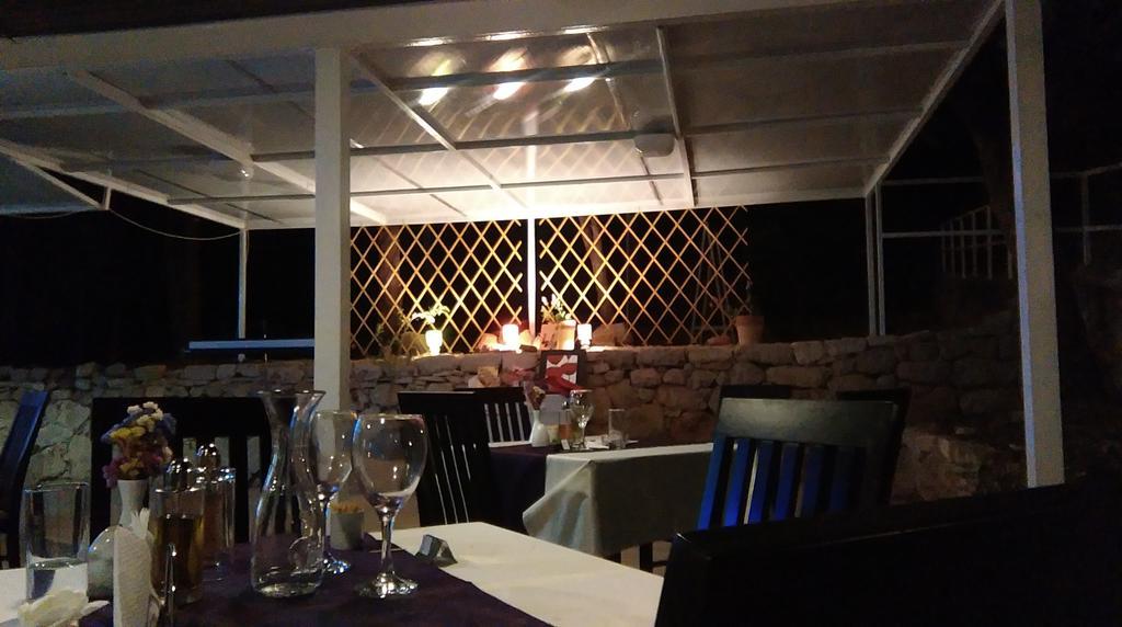 Resort Village T.N. Milna Vis Zewnętrze zdjęcie