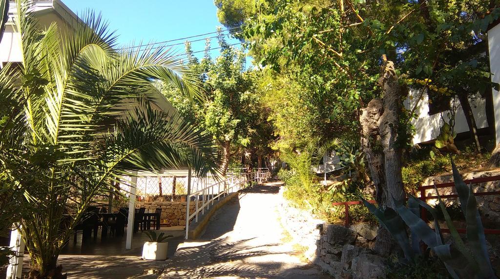 Resort Village T.N. Milna Vis Zewnętrze zdjęcie